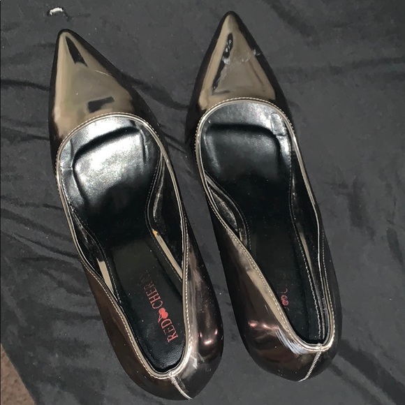 Silver heels - Picture 1 of 3